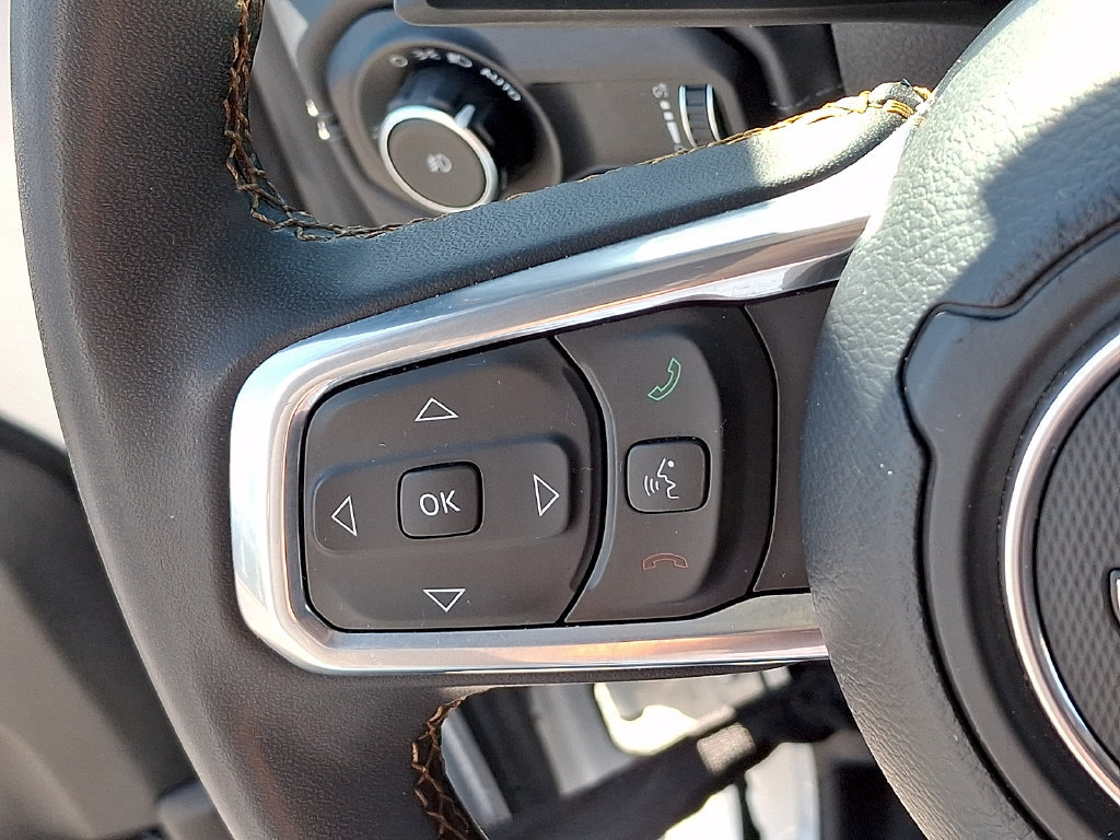 Used 2024 Jeep Wrangler Unlimited Sahara AWD/4WD image 20