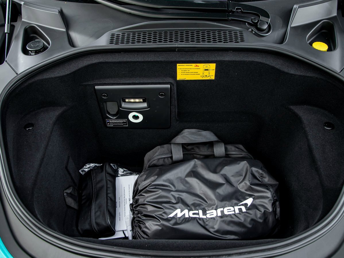 New 2025 McLaren Artura image 25