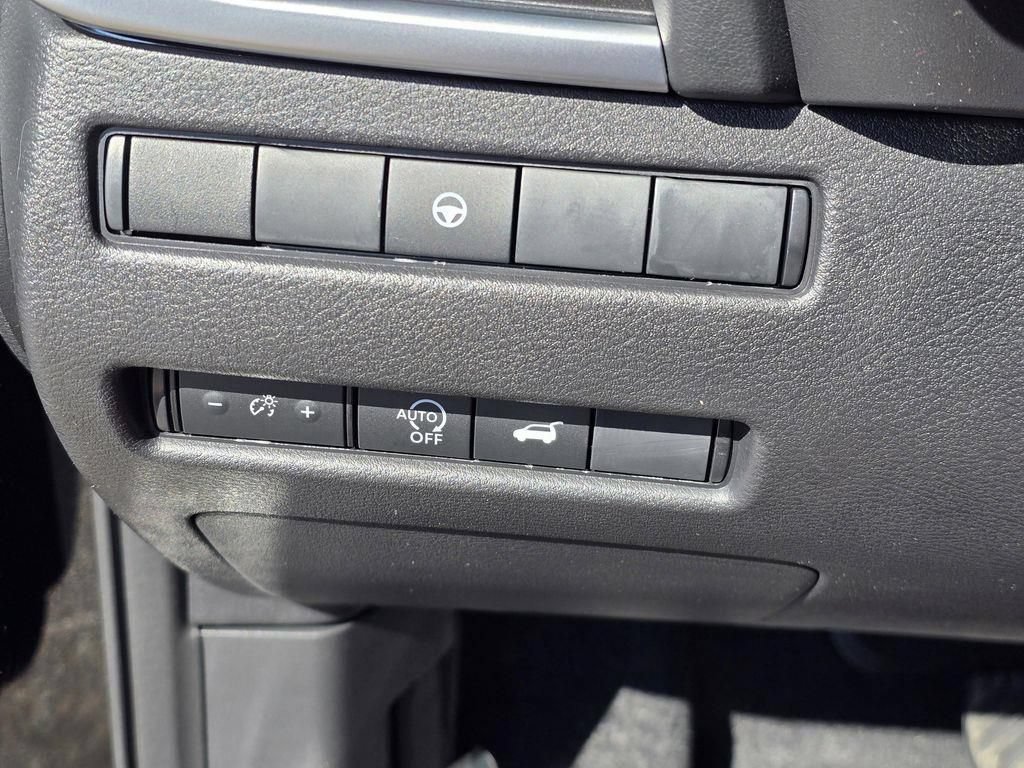 New 2026 Nissan Rogue SV AWD/4WD image 17