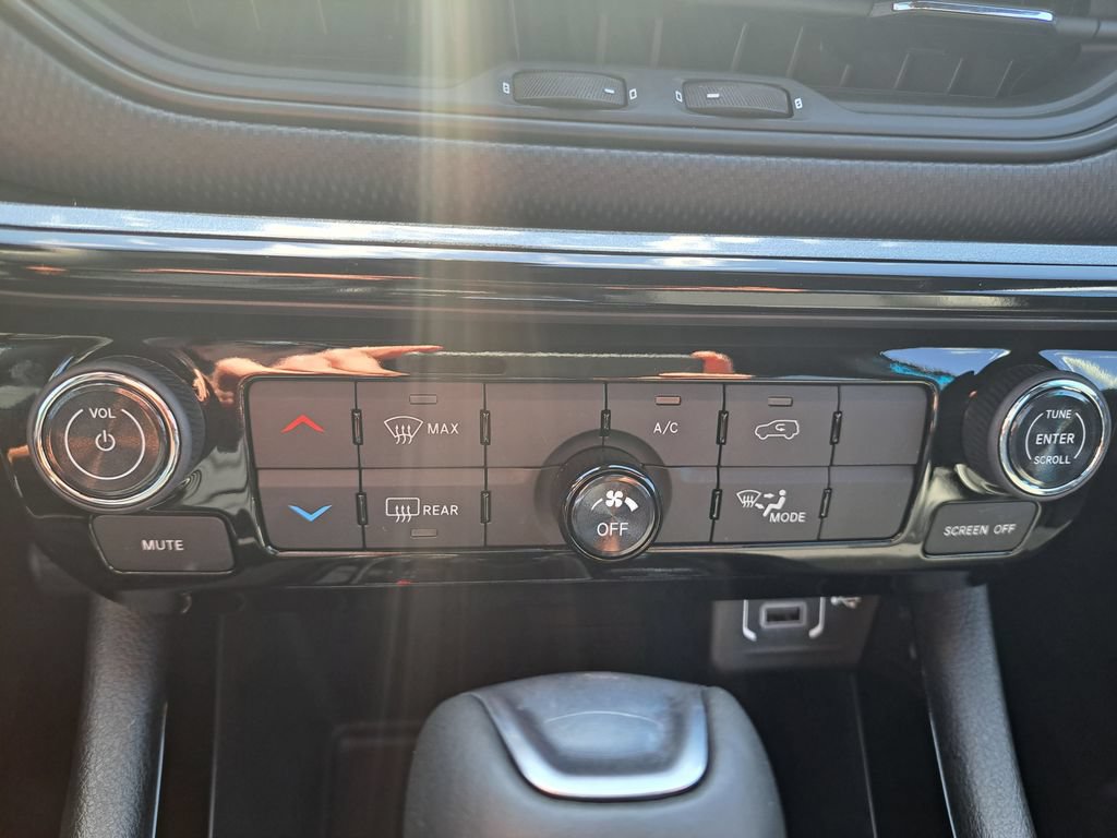 New 2026 Jeep Compass Latitude AWD/4WD image 14
