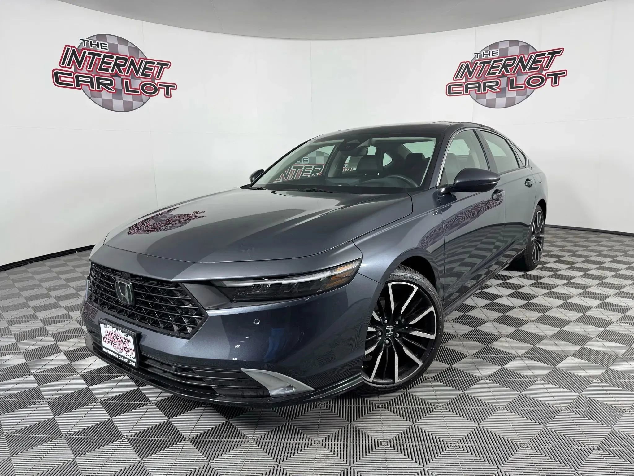 Used 2023 Honda Accord Touring image 1