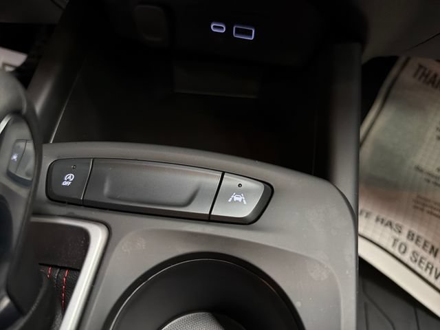 Used 2026 Chevrolet Trax RS w/ Sunroof Package FWD image 24