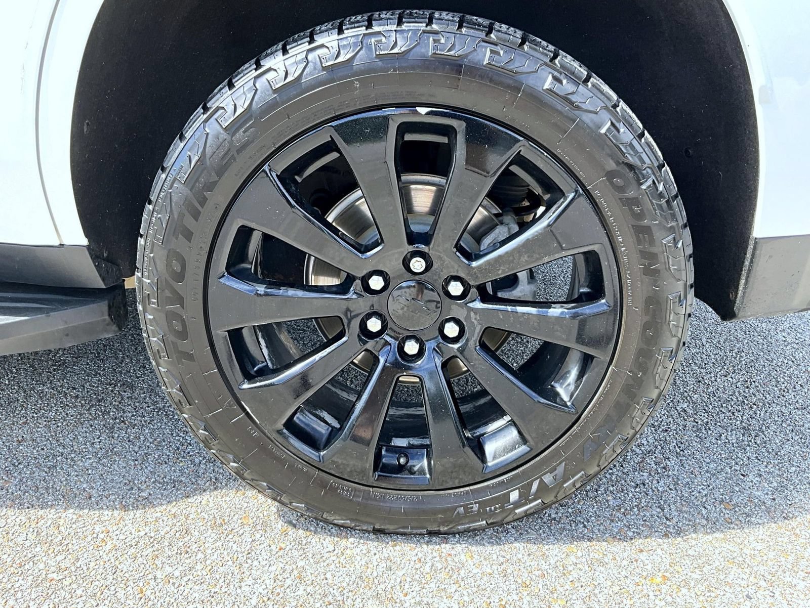 Used 2021 Chevrolet Tahoe Premier w/ Premium Package AWD/4WD image 28