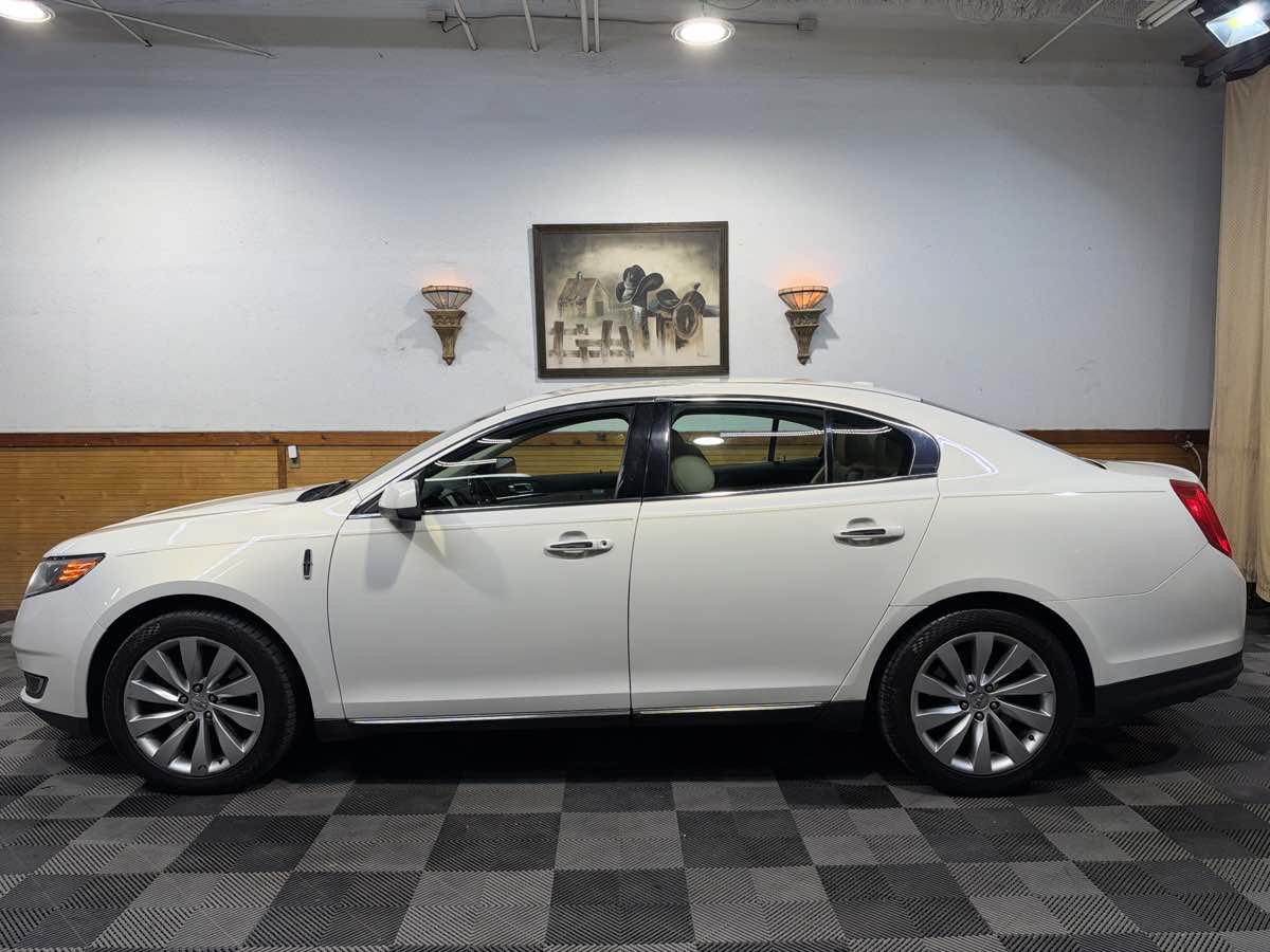 Used 2013 Lincoln MKS FWD image 2
