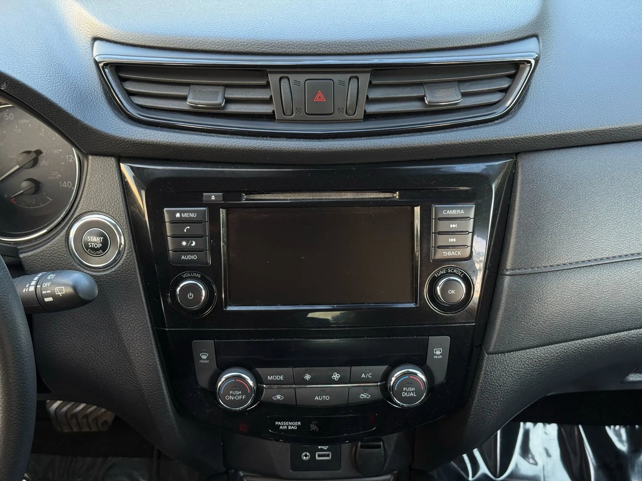 Used 2020 Nissan Rogue SV image 34