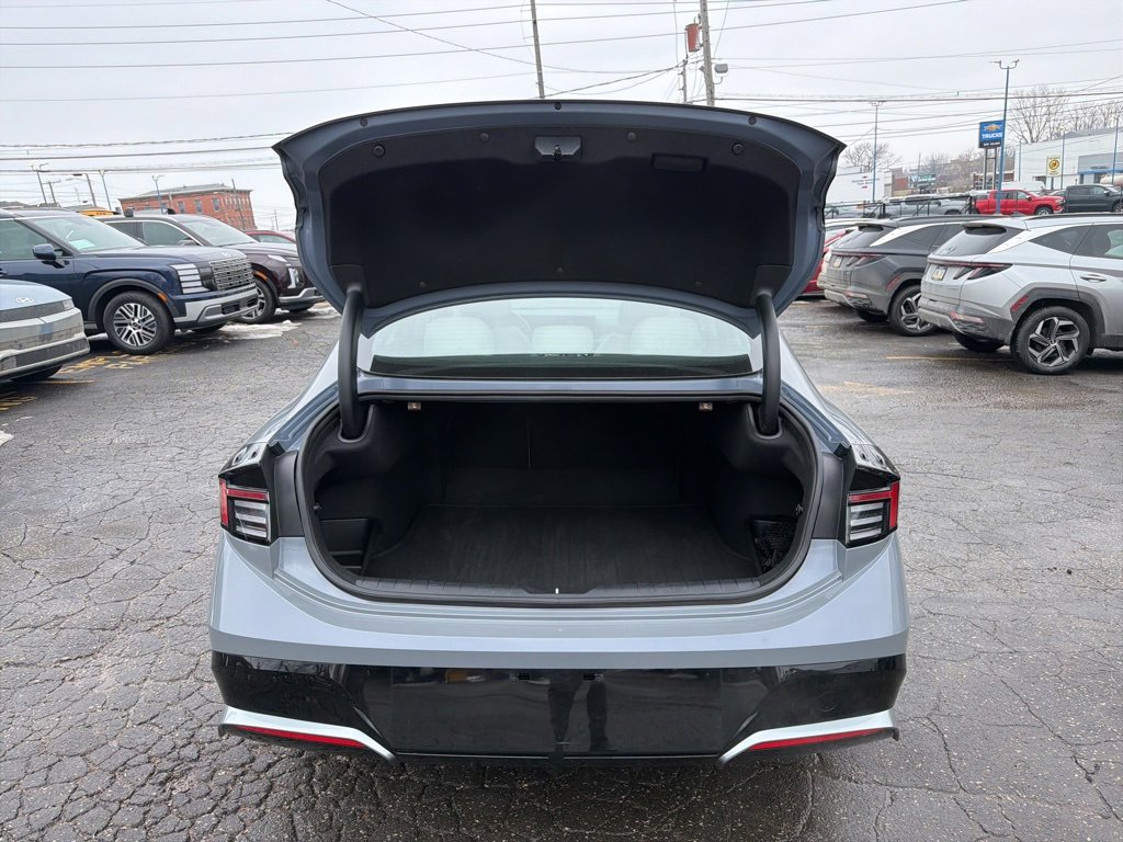 Certified 2024 Hyundai Sonata SEL w/ Convenience Package image 11