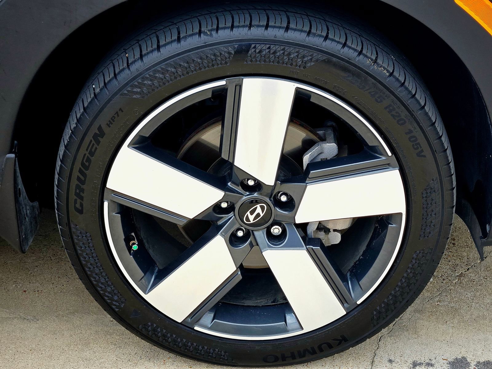 Used 2024 Hyundai Santa Fe Limited FWD image 8