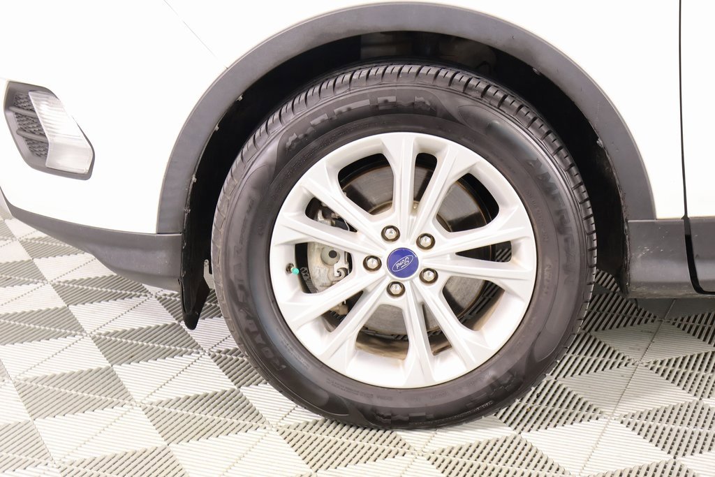 Used 2018 Ford Escape SE w/ Ford Safe & Smart Package image 17