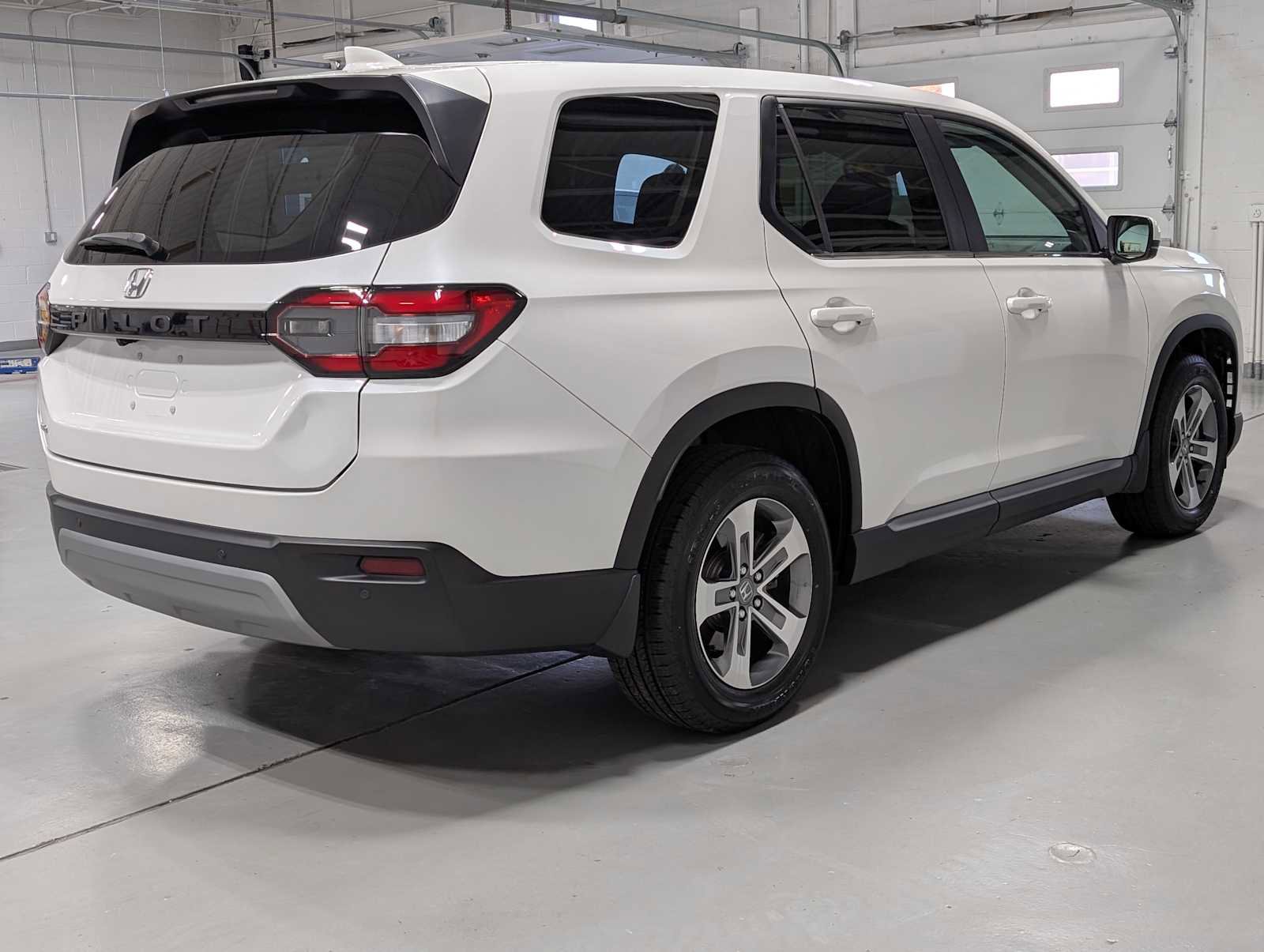 Certified 2023 Honda Pilot EX-L image 6