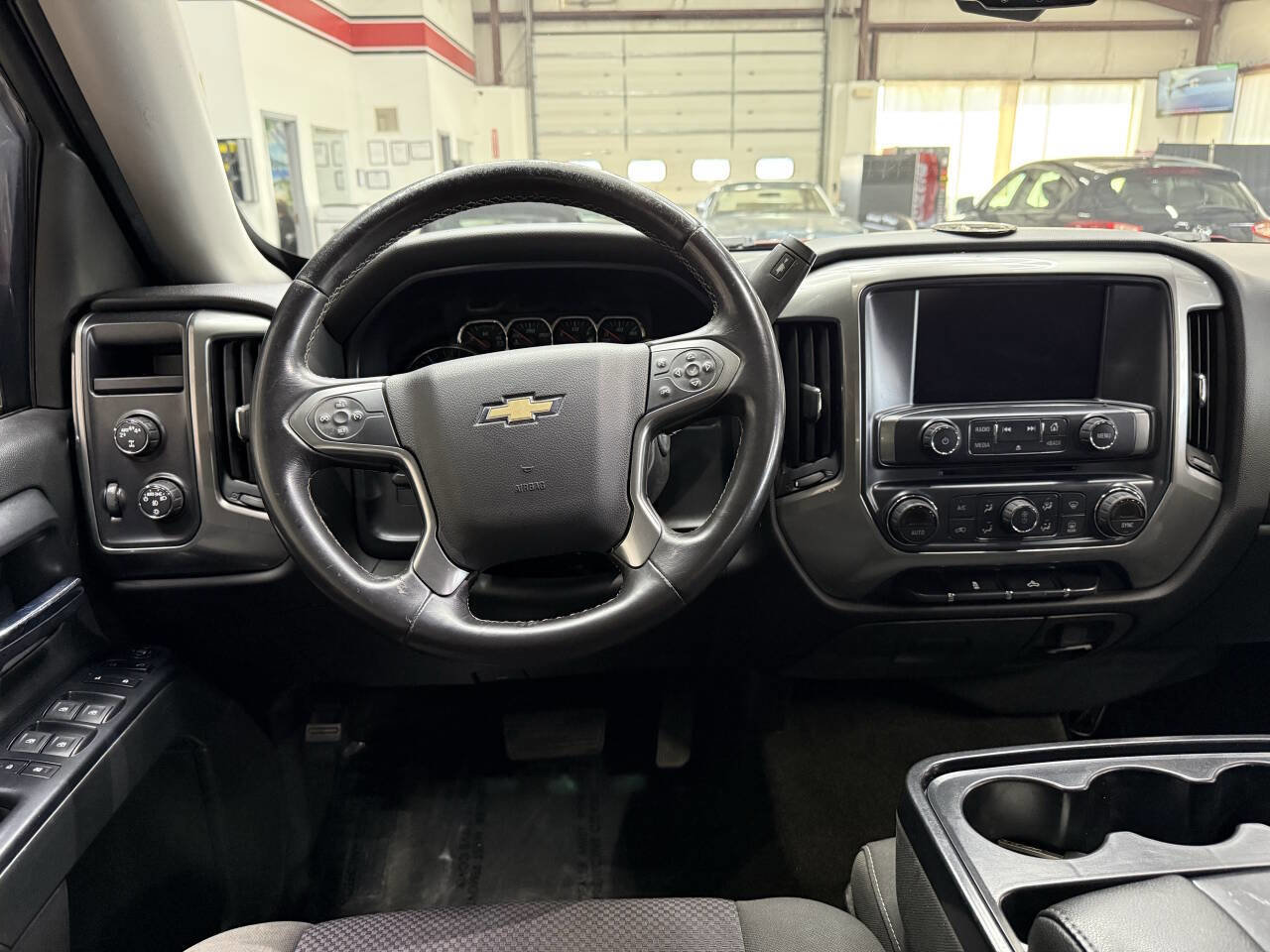 Used 2018 Chevrolet Silverado 1500 LT w/ LT Eassist Package AWD/4WD image 21