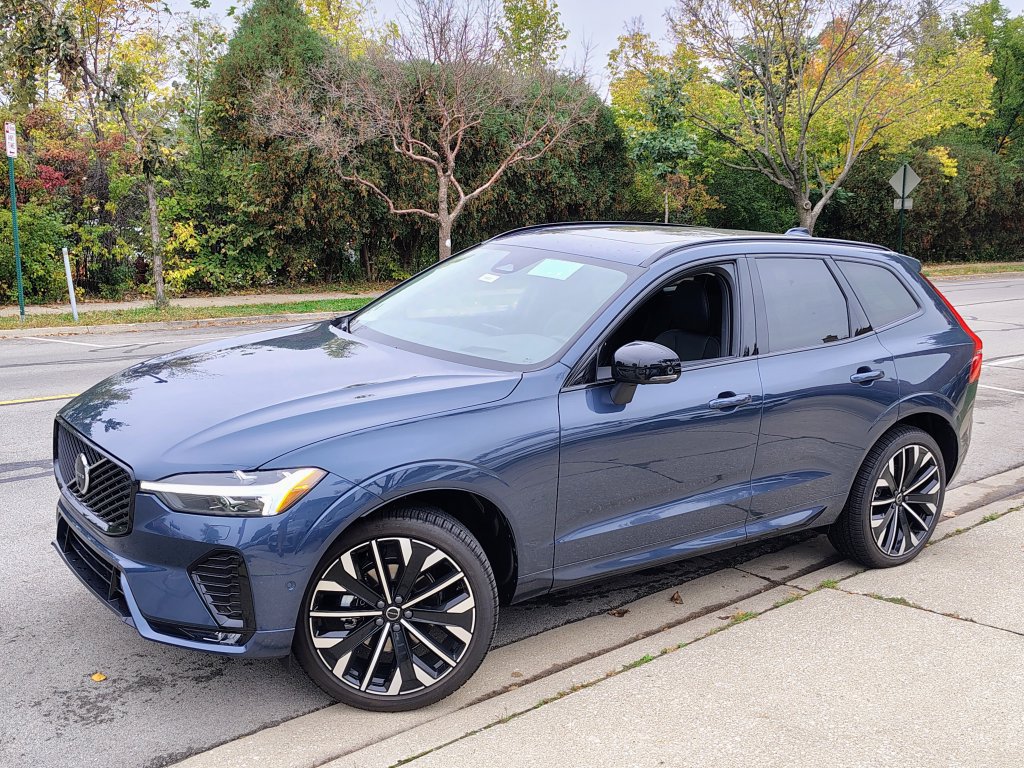 New 2027 Volvo XC60 B5 Ultra AWD/4WD image 4