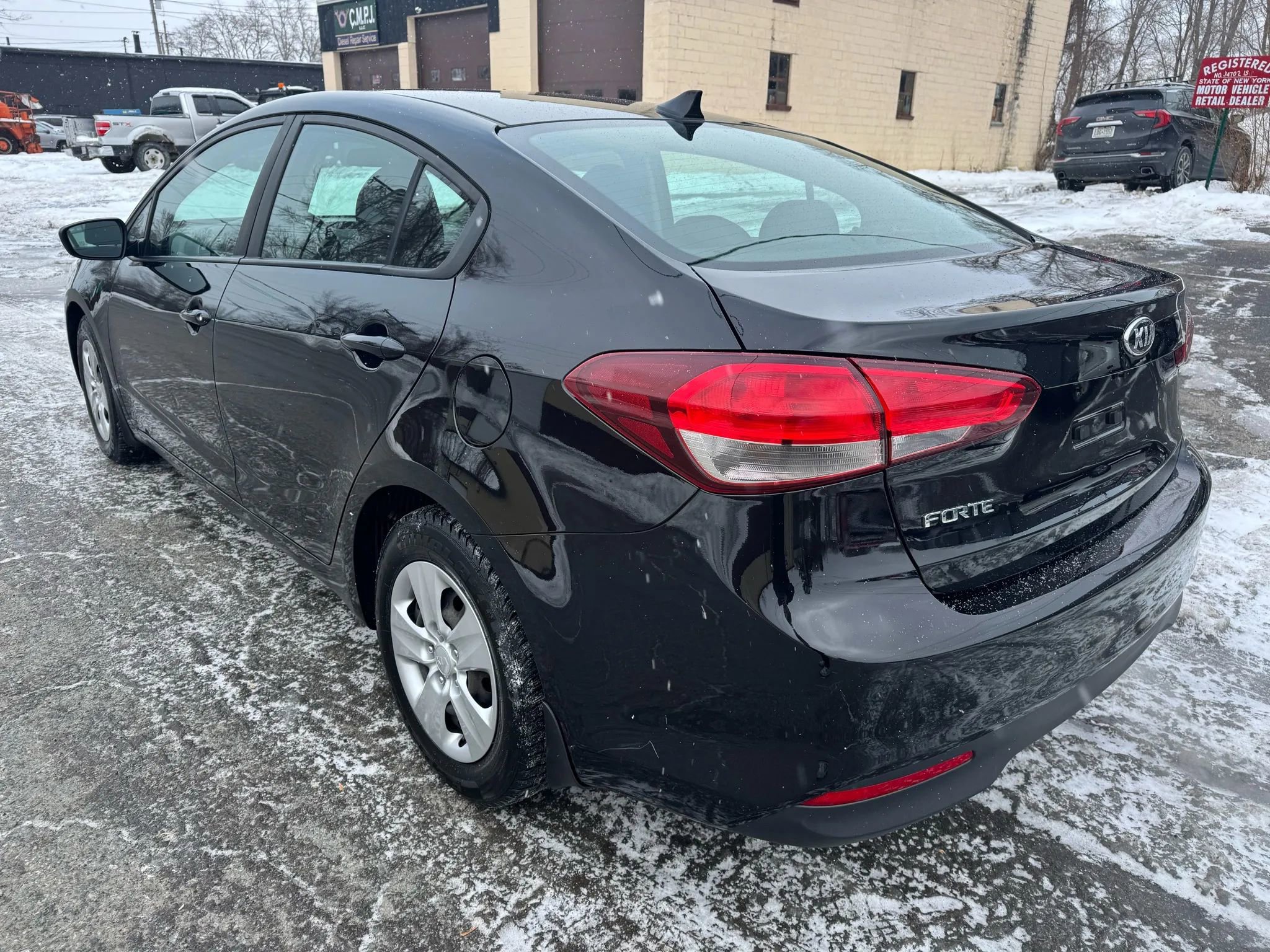 Used 2018 Kia Forte LX image 8