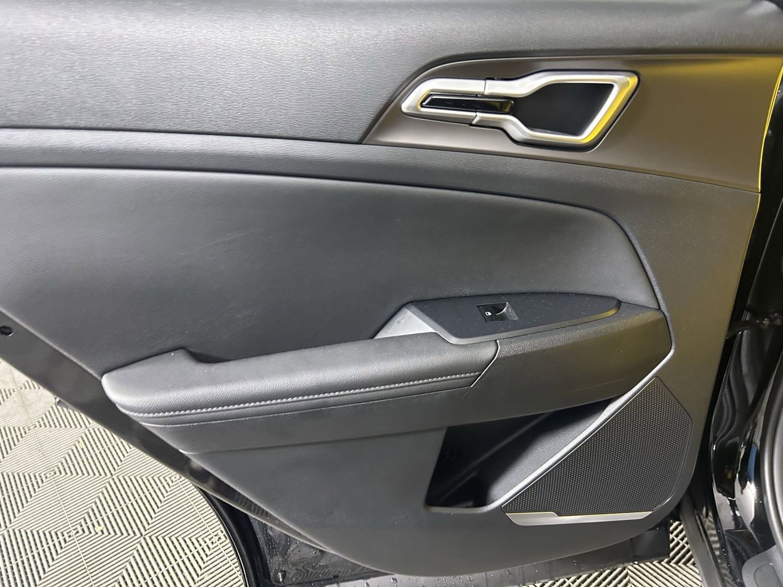 New 2026 Kia Sportage EX w/ EX Panorama Roof Package image 35