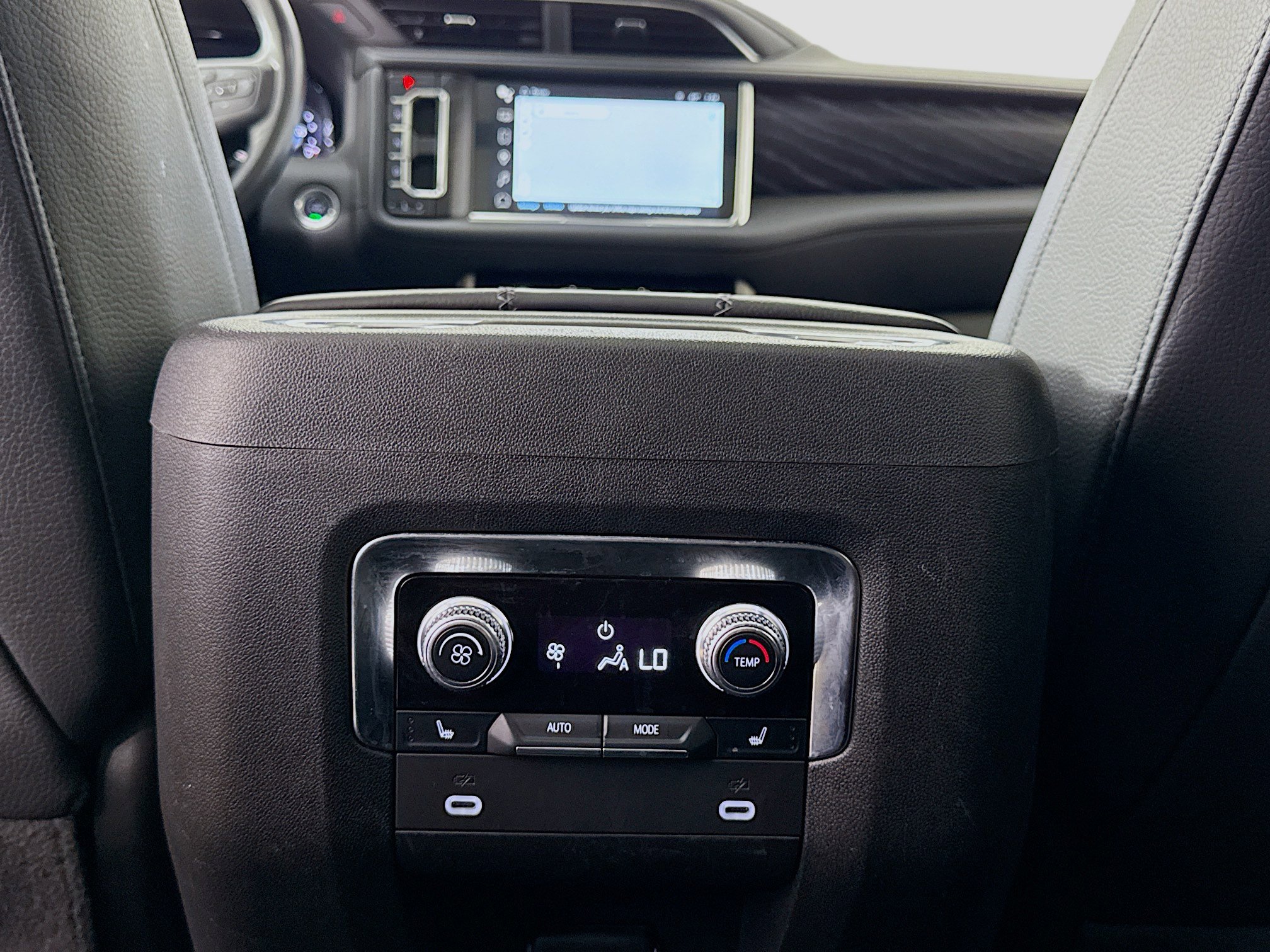 Used 2022 GMC Yukon Denali AWD/4WD image 27