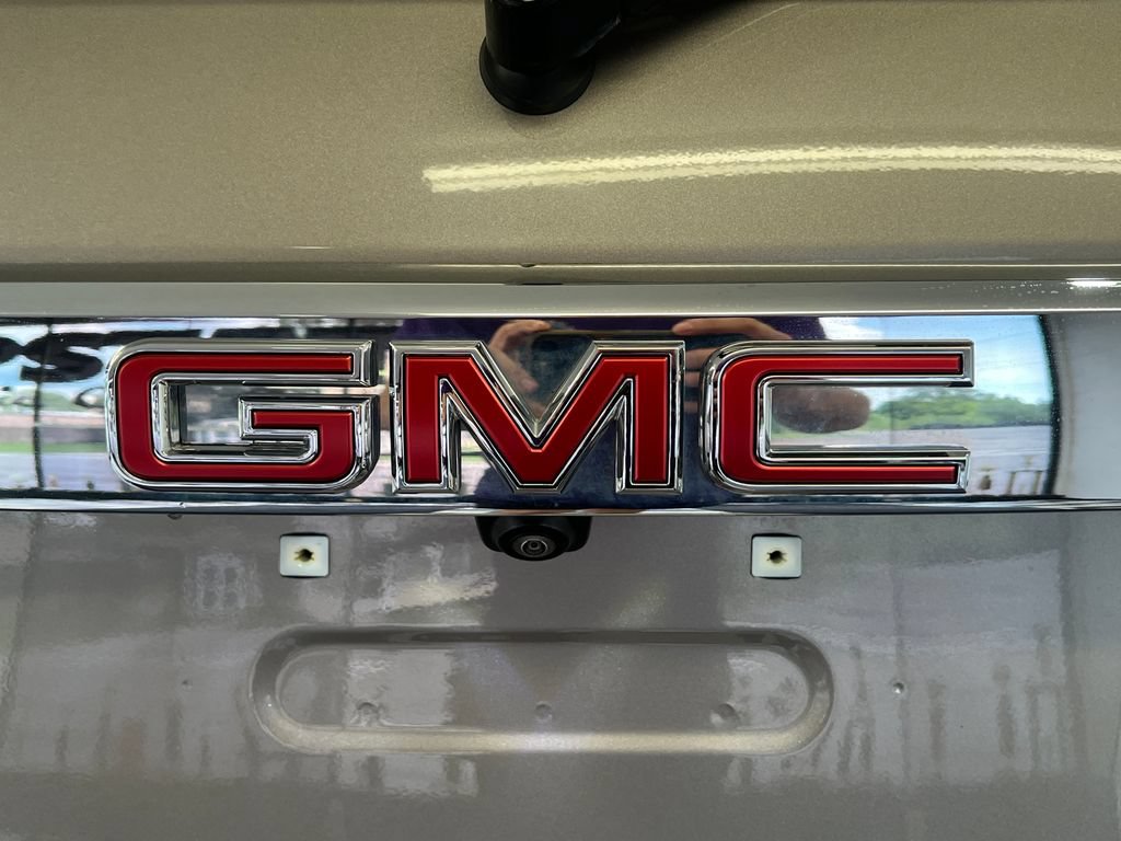 Used 2023 GMC Acadia SLE w/ Driver Convenience Package AWD/4WD image 11