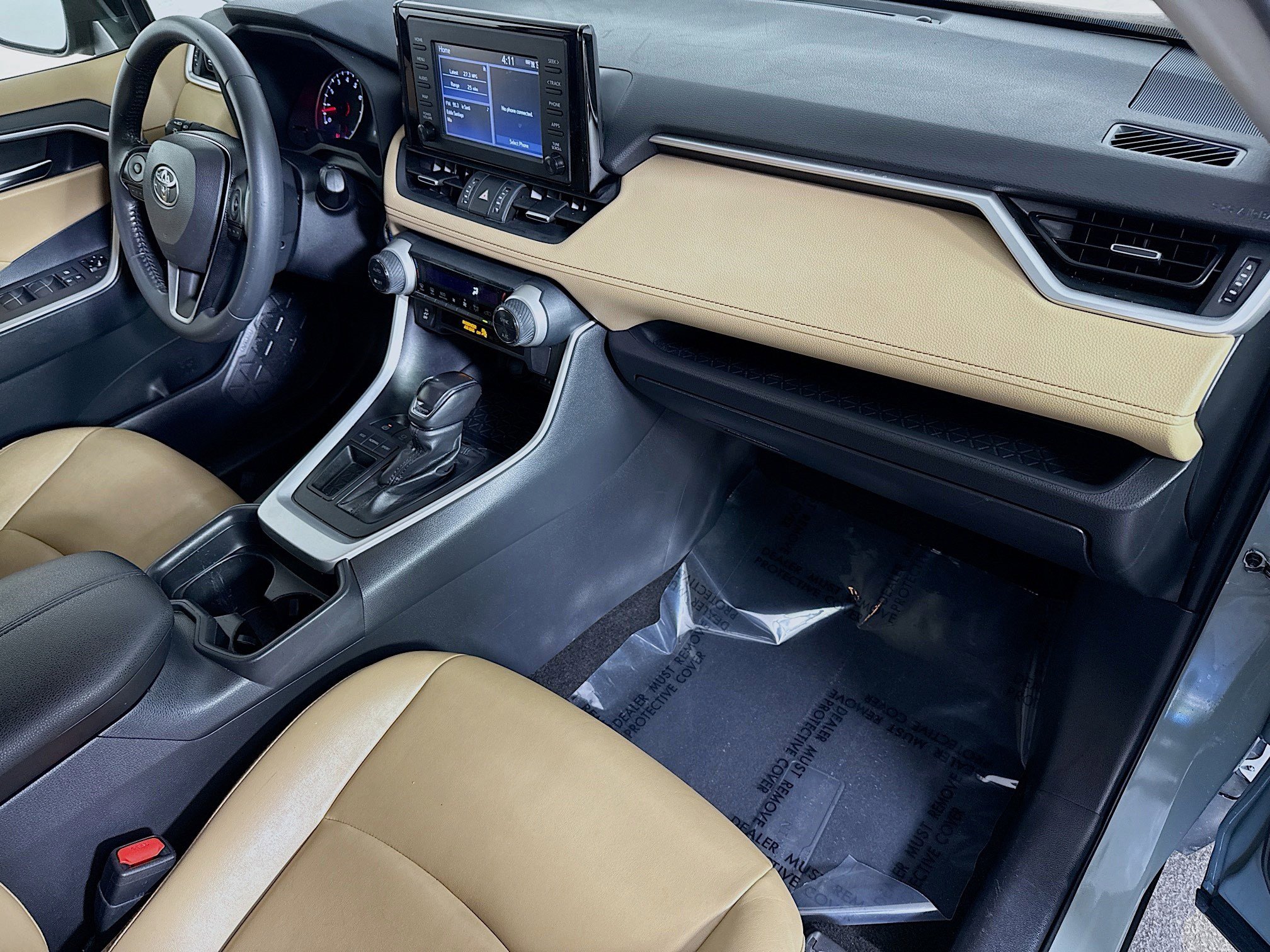 Used 2019 Toyota RAV4 XLE Premium image 30