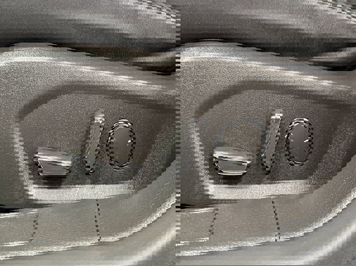 Used 2014 Ford Fusion SE FWD image 21