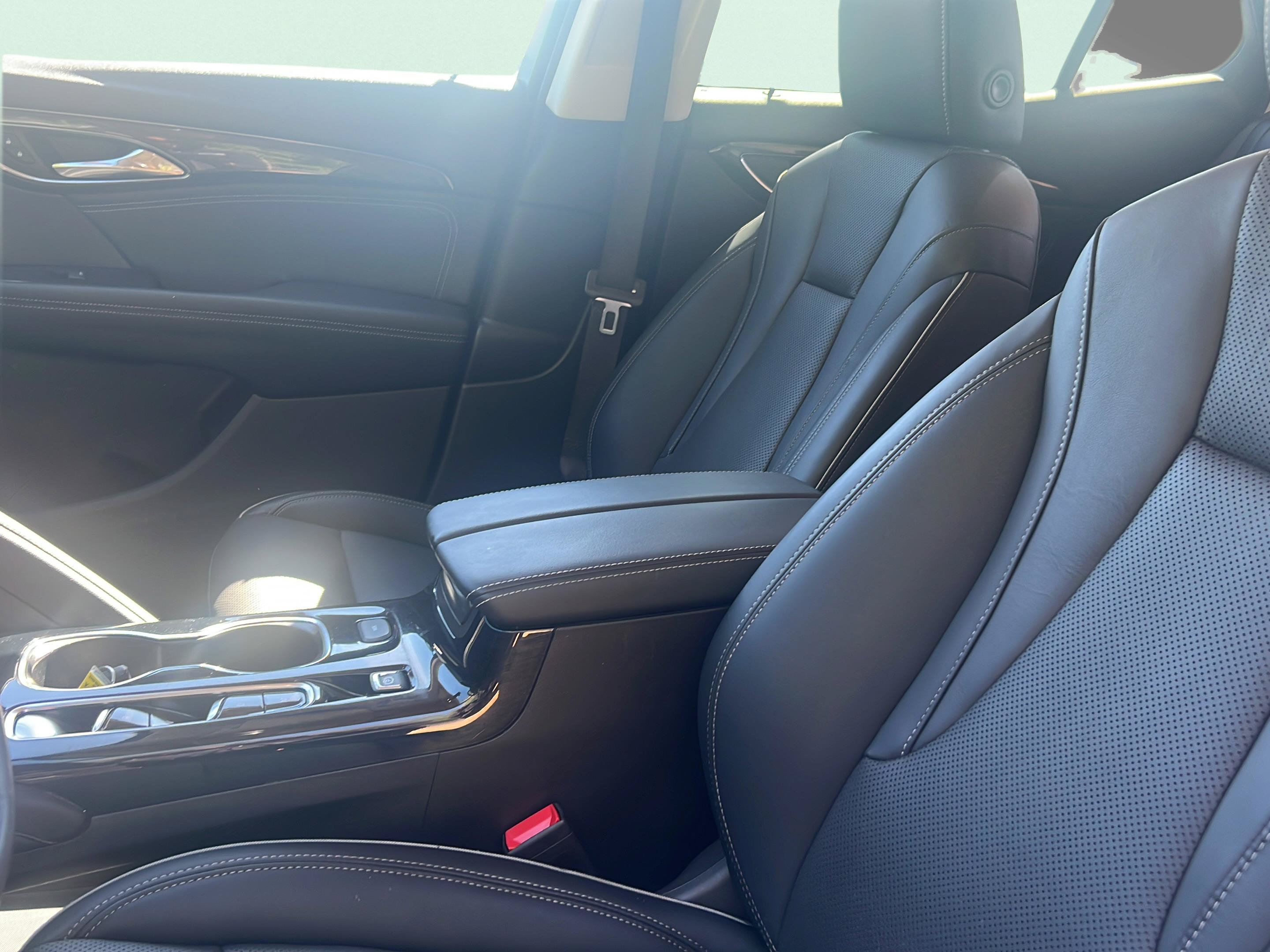 Used 2022 Buick Envision Essence w/ Technology Package I FWD image 24