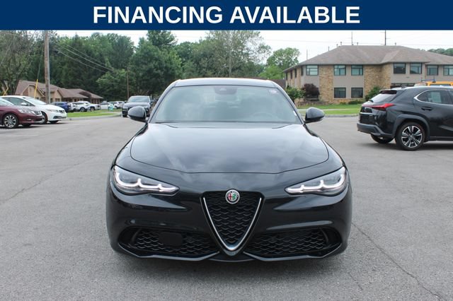 Used 2024 Alfa Romeo Giulia Ti AWD/4WD image 3