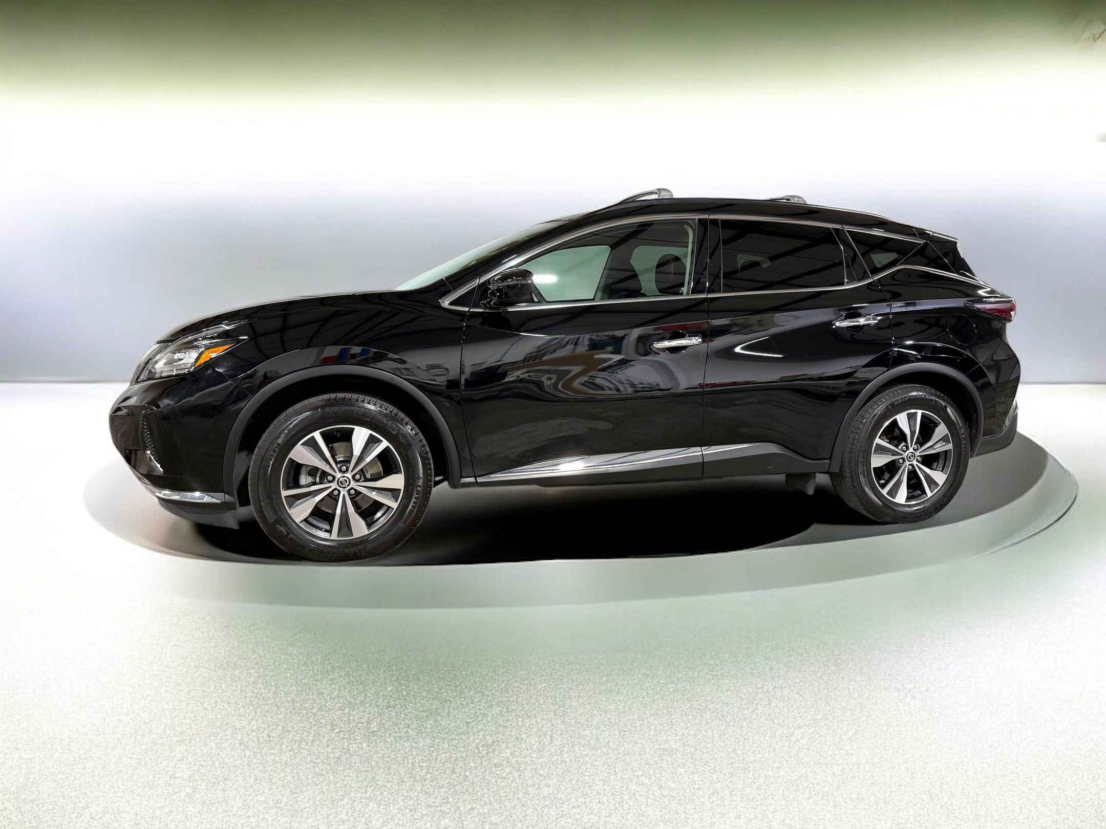 Used 2020 Nissan Murano SV image 2