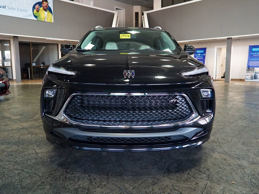 Used 2024 Buick Encore GX Sport Touring image 8