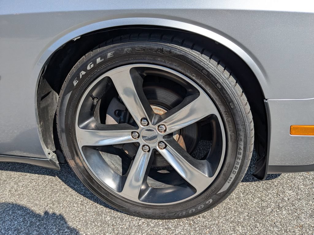 Used 2014 Dodge Challenger R/T RWD image 24