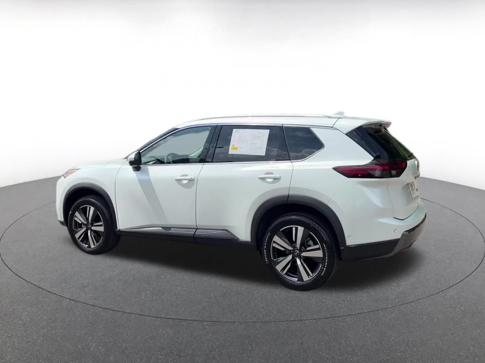 Used 2026 Nissan Rogue SL AWD/4WD image 10