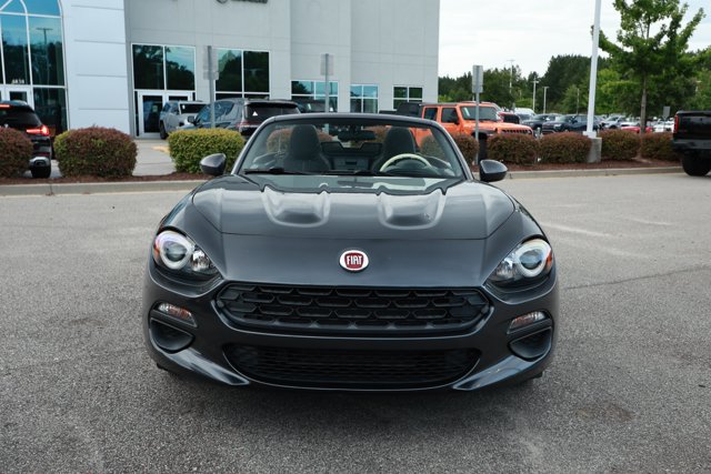 Used 2017 FIAT 124 Spider Classica RWD image 2