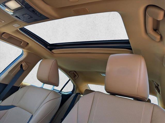 Used 2024 Lexus ES 300h w/ Accessory Package (Z2) FWD image 16