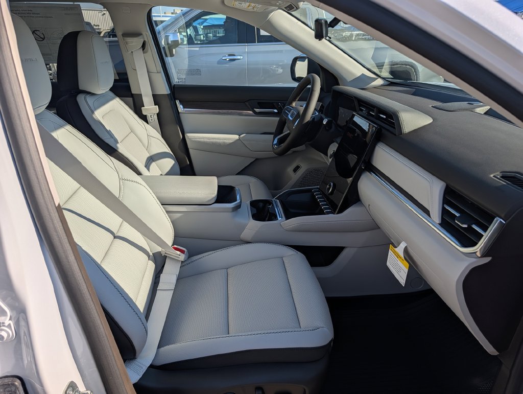 New 2027 GMC Terrain Denali w/ LPO, Floor Liner Package AWD/4WD image 30