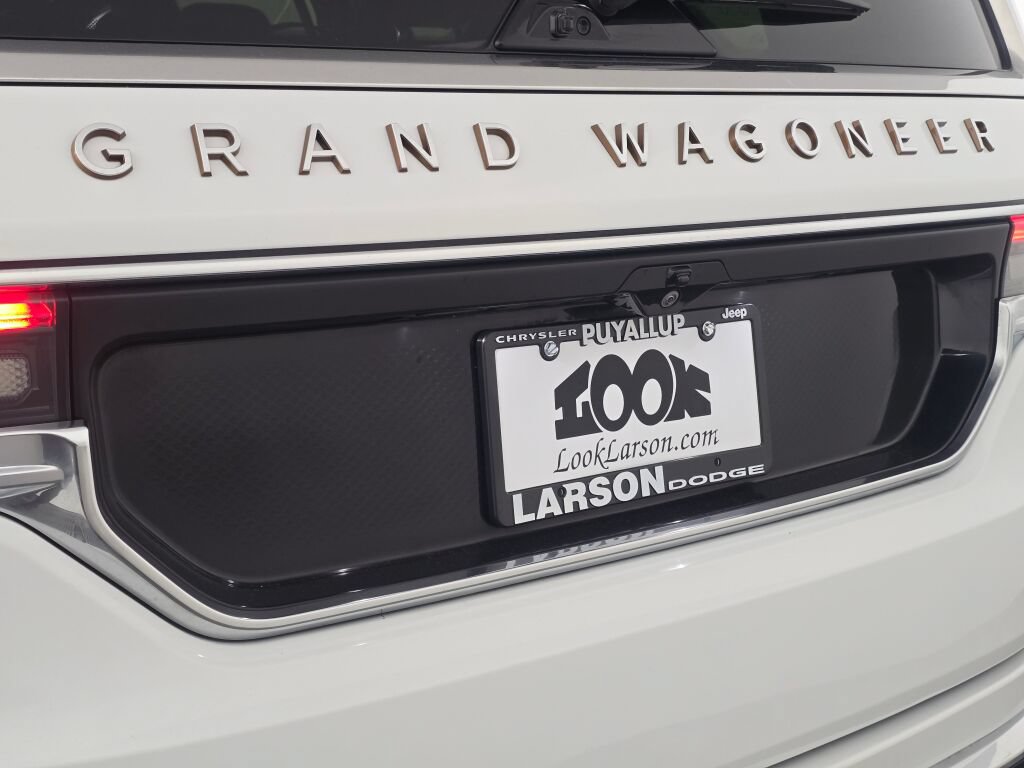 Used 2024 Jeep Grand Wagoneer L Series III AWD/4WD image 13