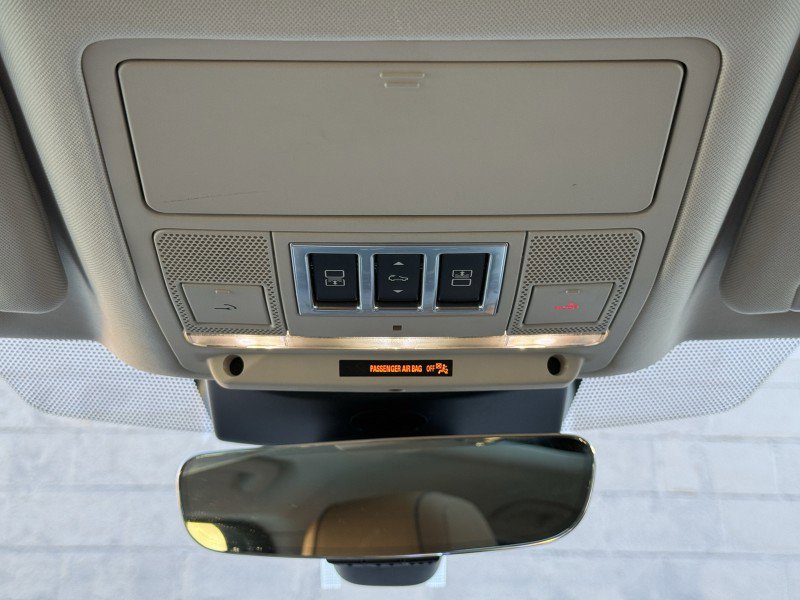 Used 2018 Land Rover Discovery HSE image 32