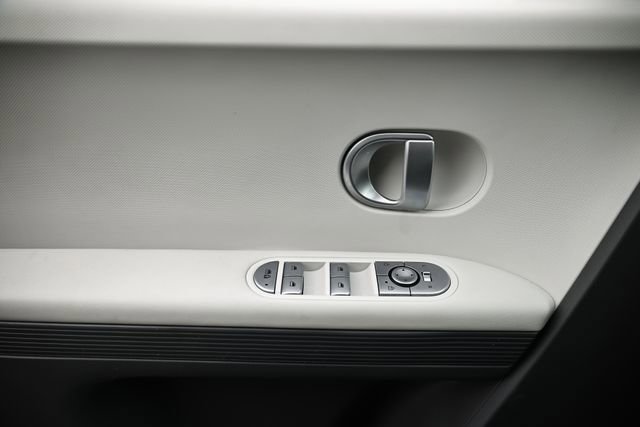 Used 2022 Hyundai Ioniq 5 SE image 14