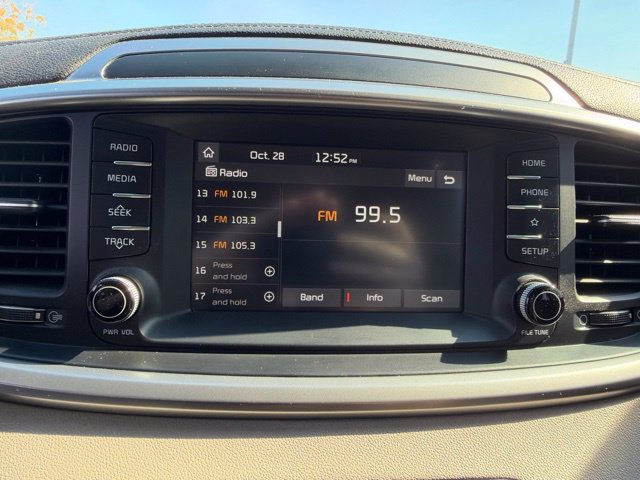 Used 2020 Kia Sorento EX FWD image 19