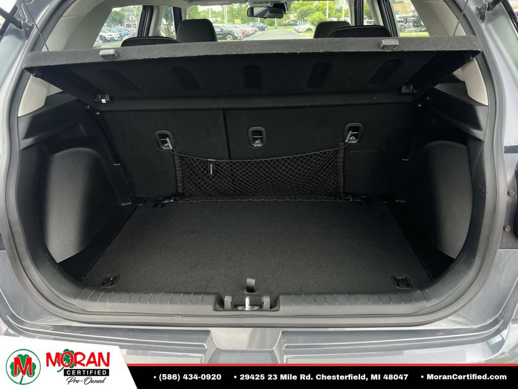 Used 2023 Hyundai Venue SEL FWD image 12