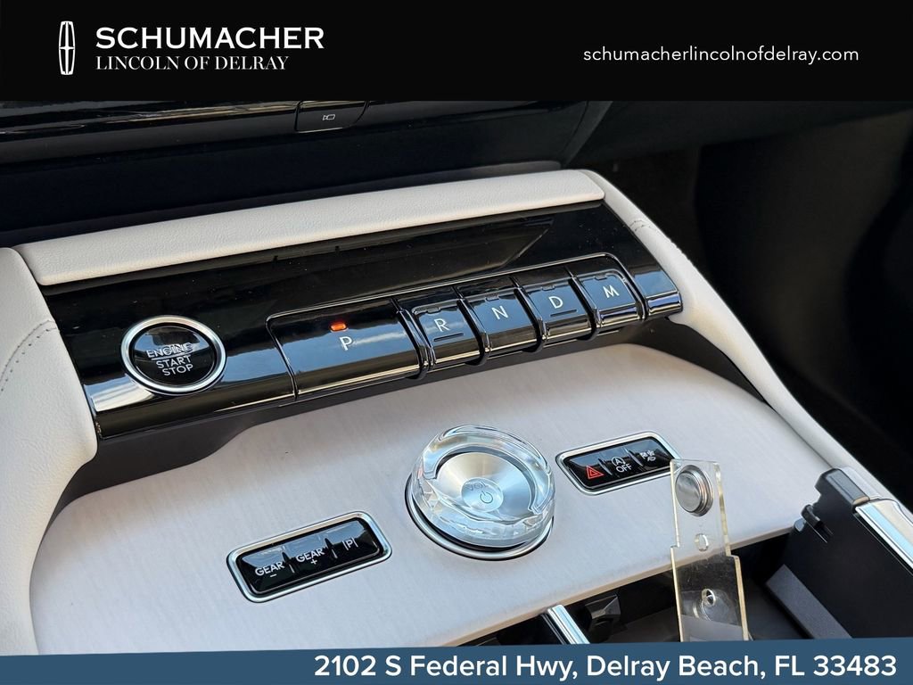 New 2026 Lincoln Navigator L Premier AWD/4WD image 16