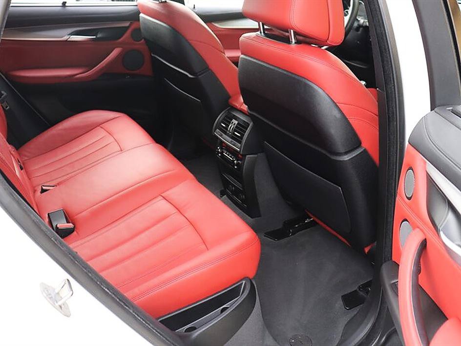 Used 2019 BMW X6 xDrive50i w/ M Sport Package AWD/4WD image 14