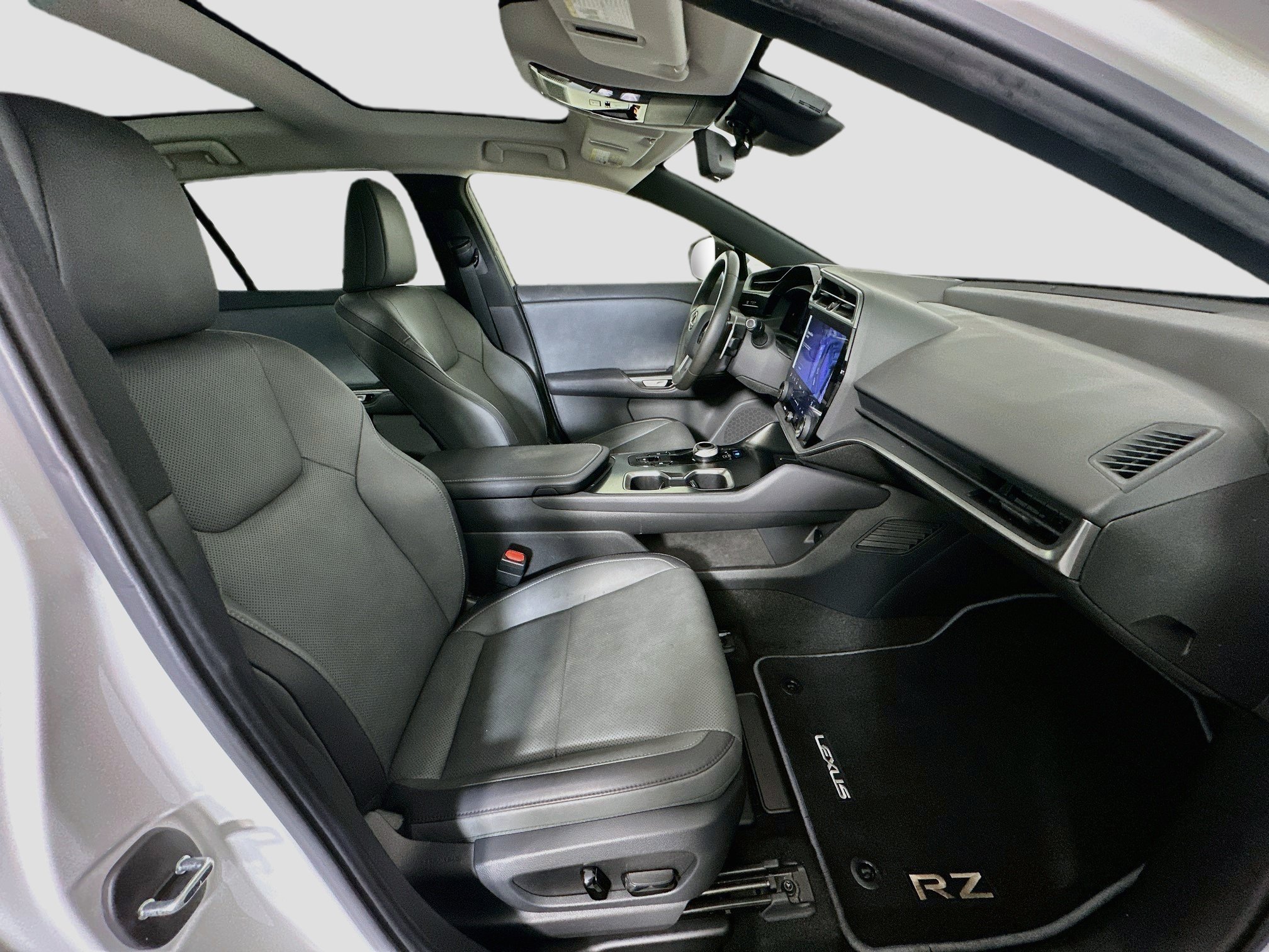 Used 2023 Lexus RZ 450e Premium w/ Technology Package AWD/4WD image 33