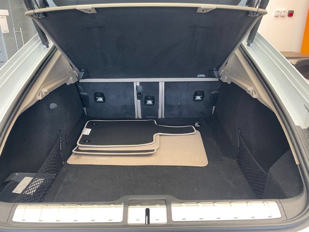 New 2026 Porsche Panamera 4 AWD/4WD image 6