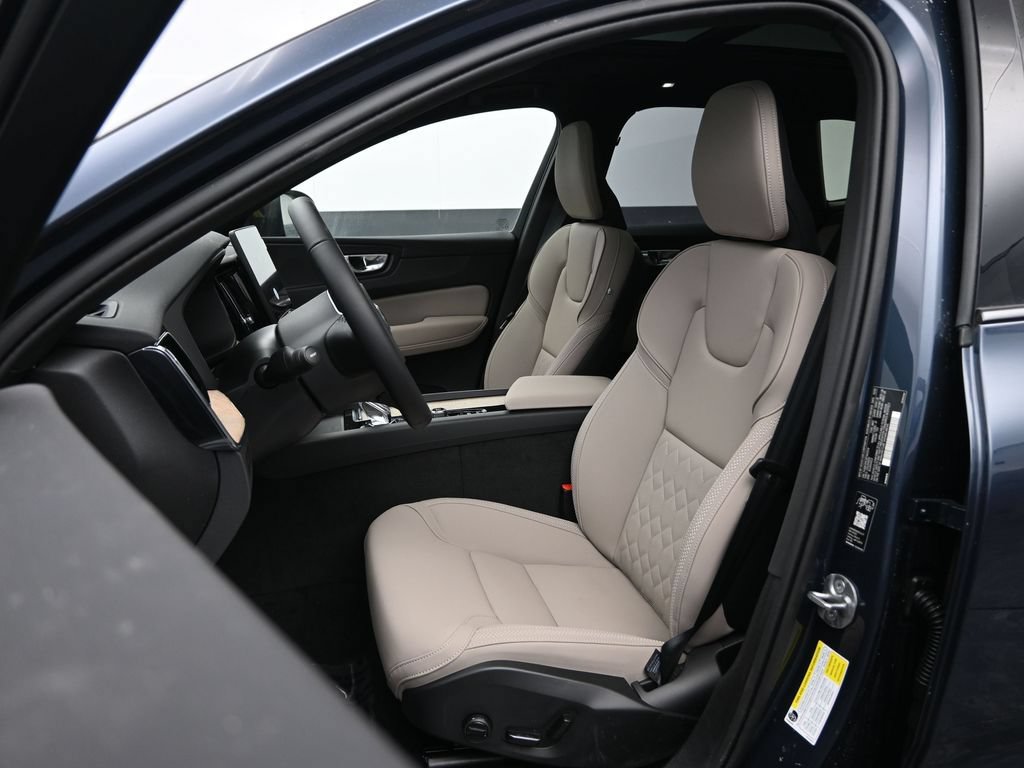 New 2026 Volvo XC60 B5 Plus w/ Protection Package Premier AWD/4WD image 20