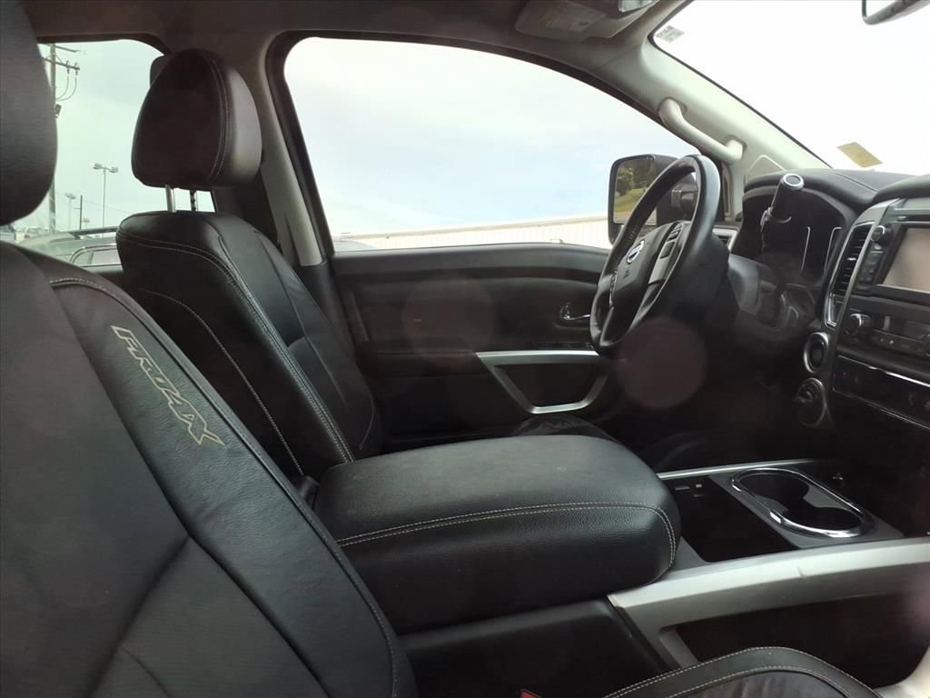 Used 2017 Nissan Titan XD AWD/4WD image 4