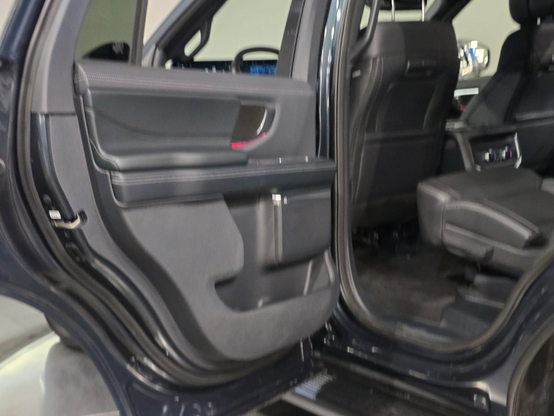 New 2026 Ford Expedition Platinum w/ Stealth Appearance Package image 39