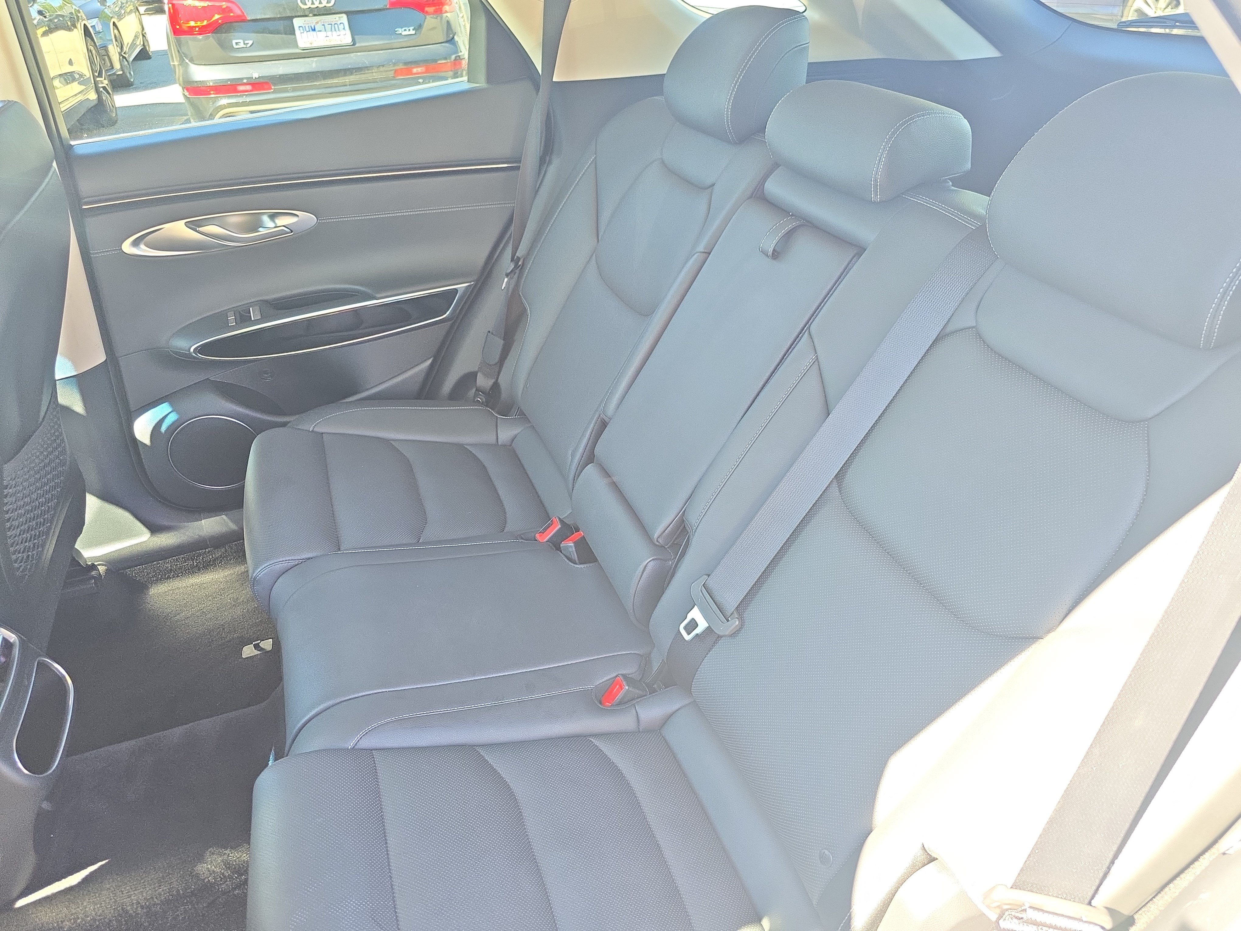 Used 2025 Genesis GV70 2.5T AWD/4WD image 15