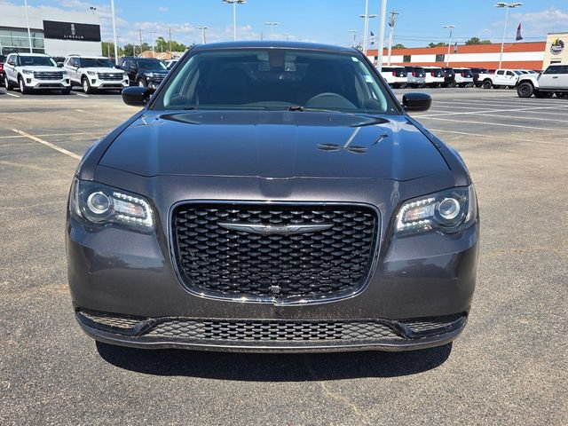 Used 2022 Chrysler 300 Touring w/ Sport Appearance Package RWD image 2