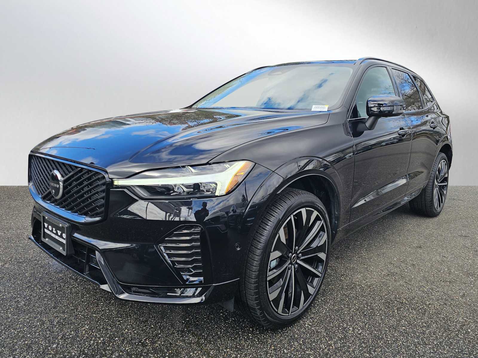 Used 2026 Volvo XC60 B5 Ultra w/ Protection Package Premier AWD/4WD image 7