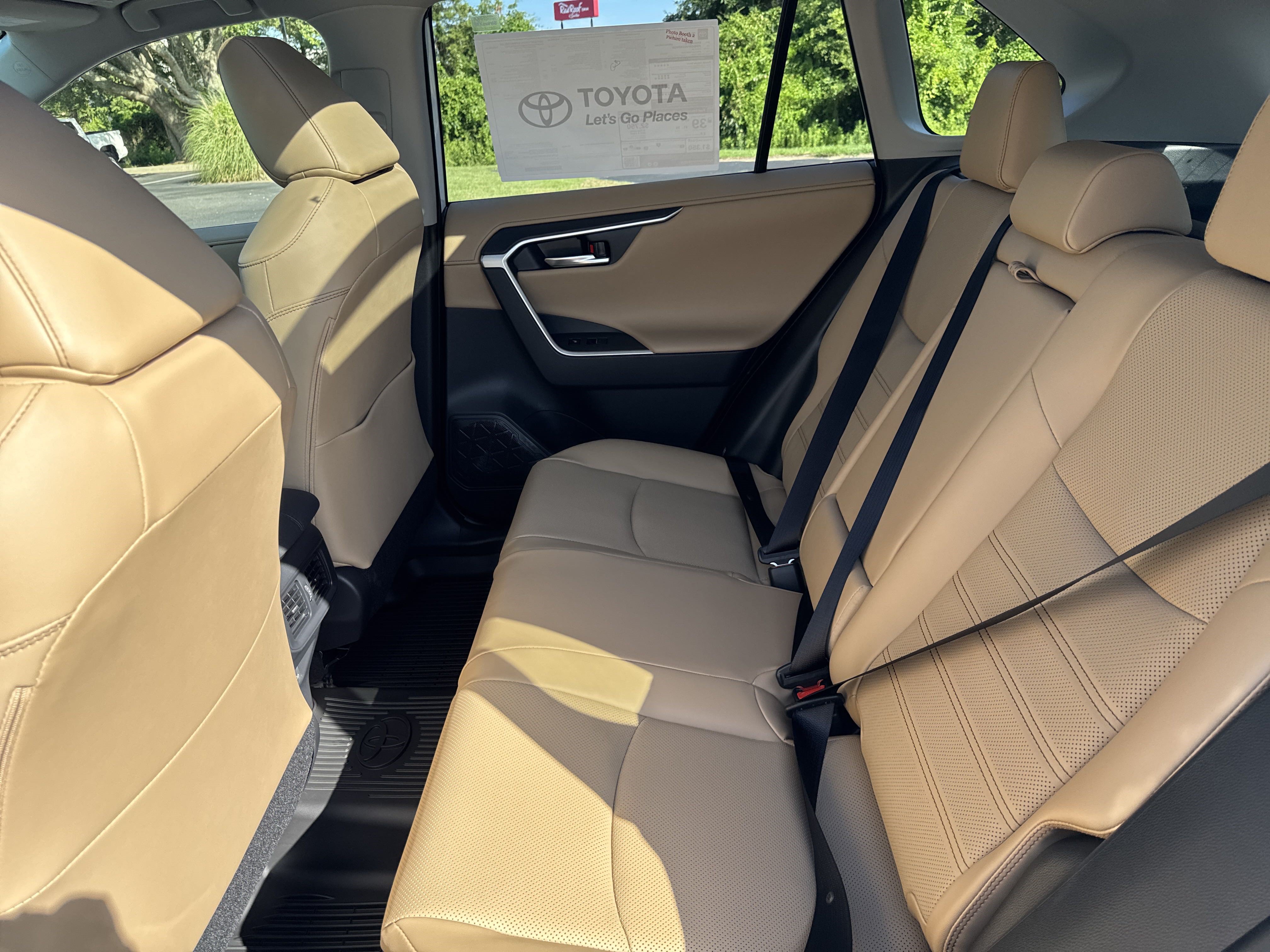 New 2025 Toyota RAV4 Limited w/ Advanced Technology Package AWD/4WD image 24