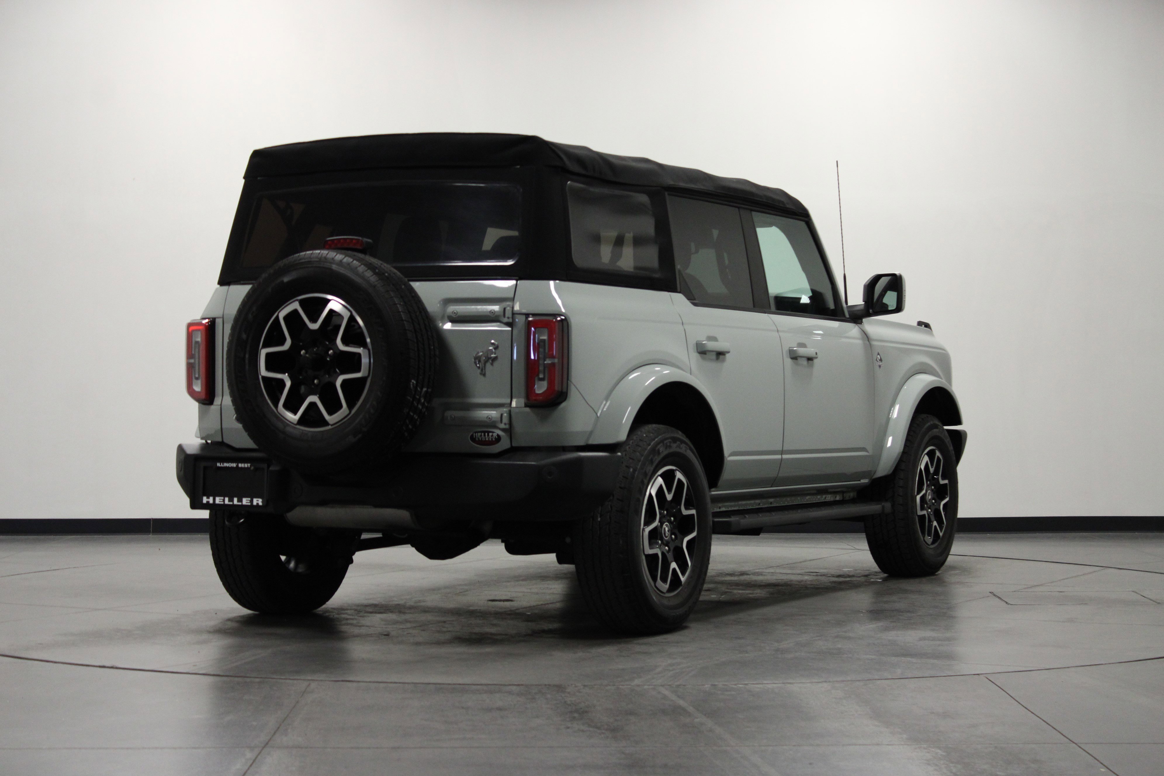 Used 2022 Ford Bronco Outer Banks image 4