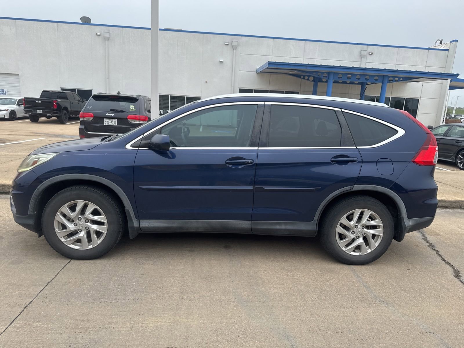 Used 2016 Honda CR-V EX-L image 2