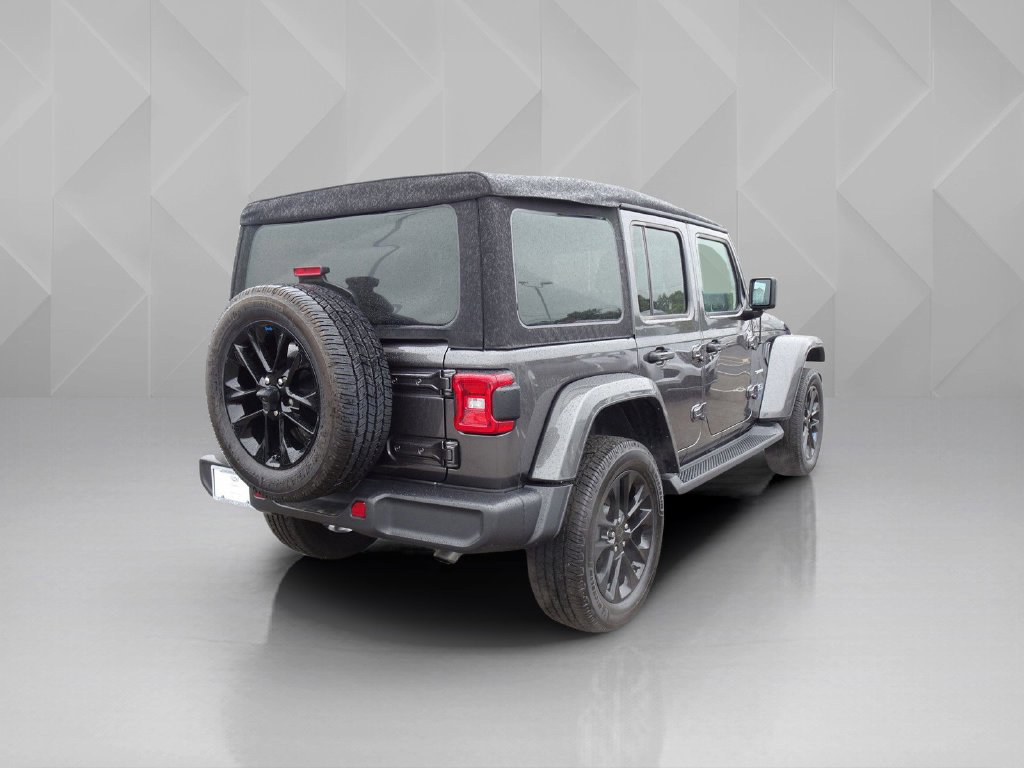 Used 2022 Jeep Wrangler Unlimited Sahara w/ Cold Weather Group AWD/4WD image 5
