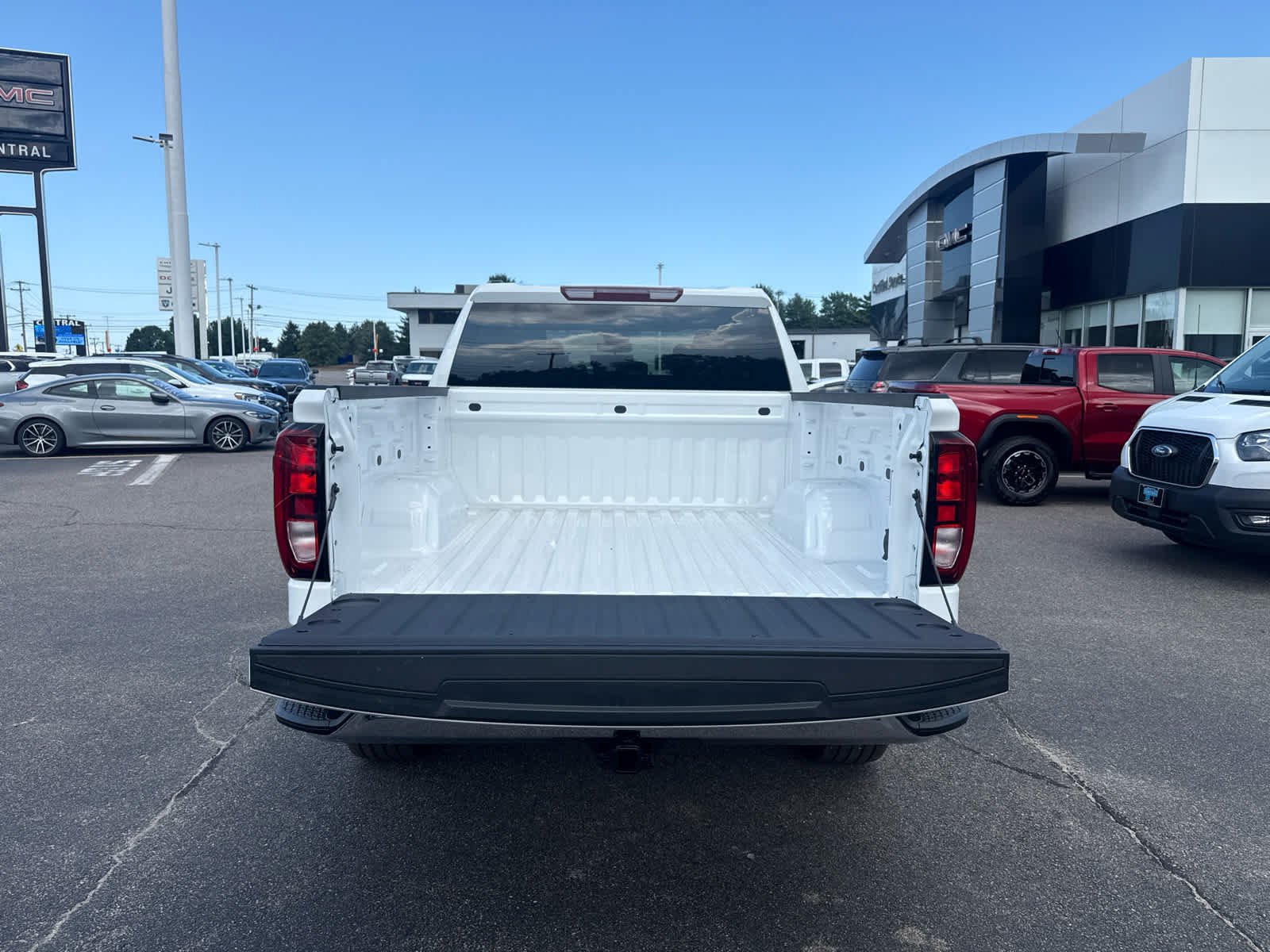 New 2026 GMC Sierra 1500 SLE AWD/4WD image 10